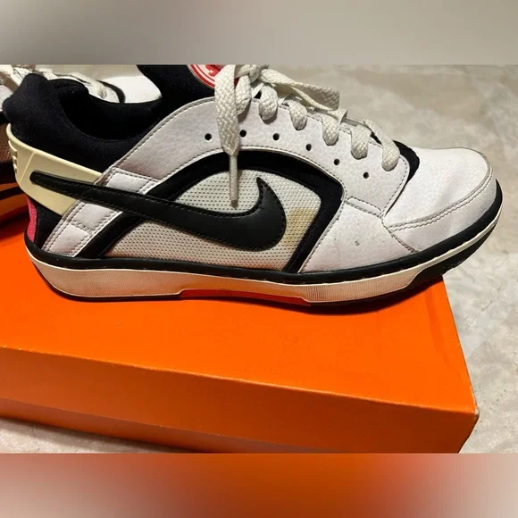 Nike Women’s Hurache Dance Low🖤🤍❤️ - Picture 4 of 14